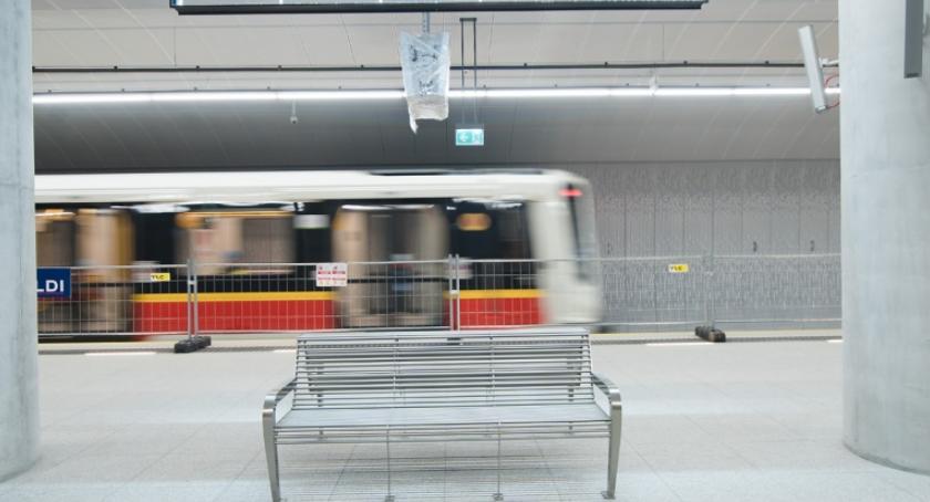 Pociągi w metrze na Targówku - o co chodzi?