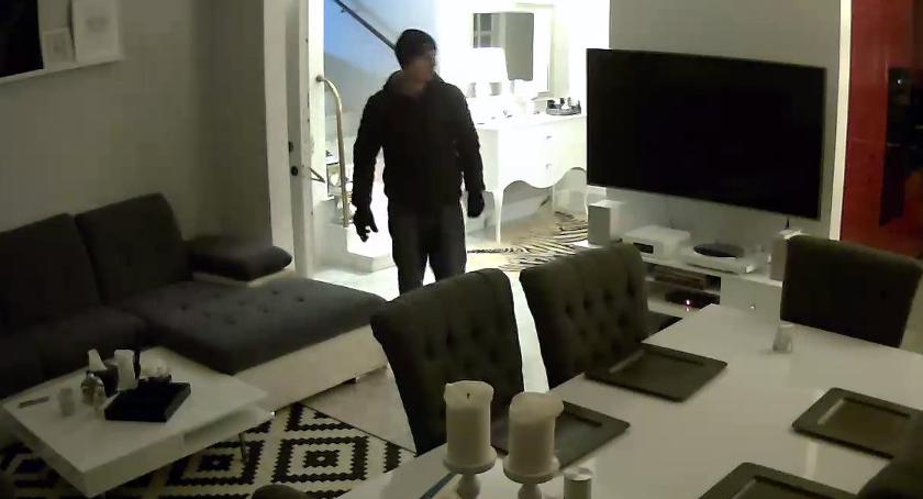 Włamał się do mieszkania. Szuka go policja