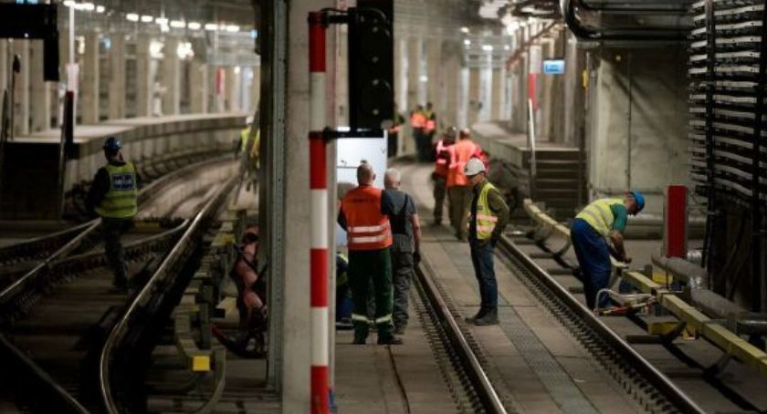 II linia metra: pod ziemią intensywne prace 