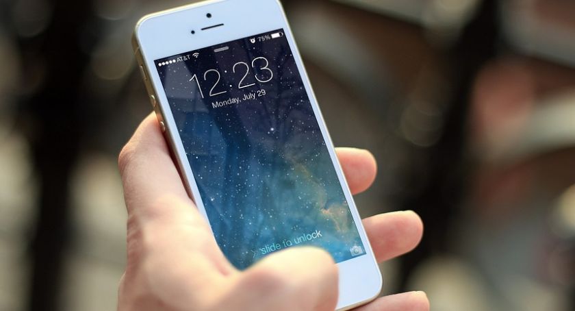 Naprawa iPhone’a – czy to się opłaca?