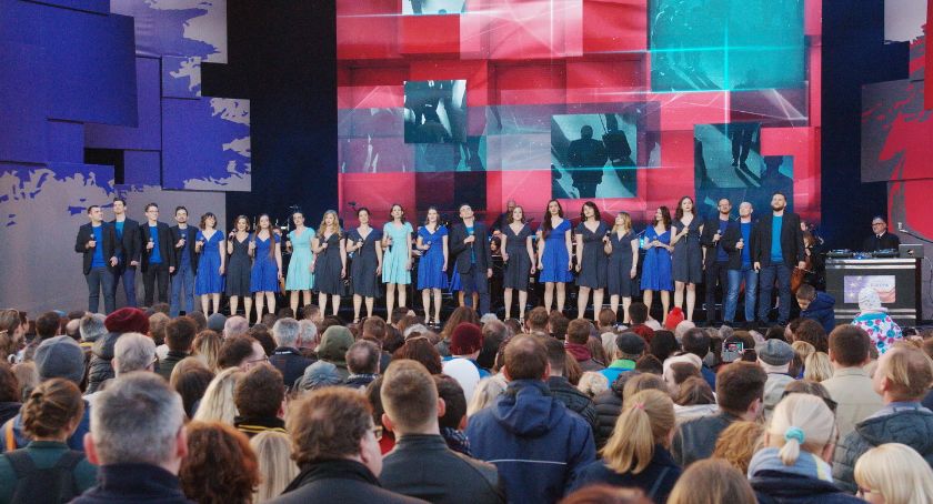Koncert Chórem za Europą na placu Piłsudskiego