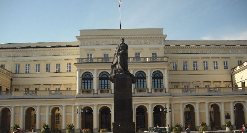 Część pl. Bankowego zostanie zamknięta w wakacje 