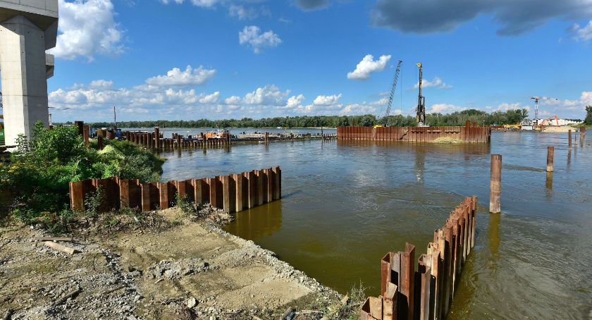 Budowa mostu Południowego z opóźnieniem. Termin lato 2020 nierealny