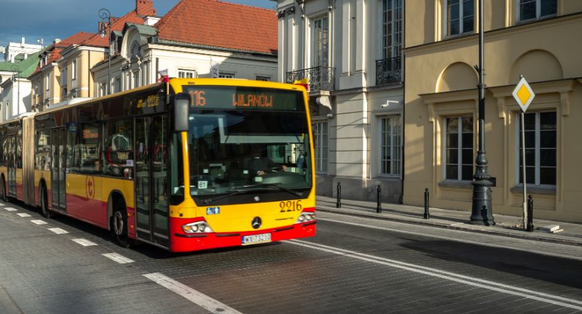Wakacje? Mniej tramwajów i autobusów