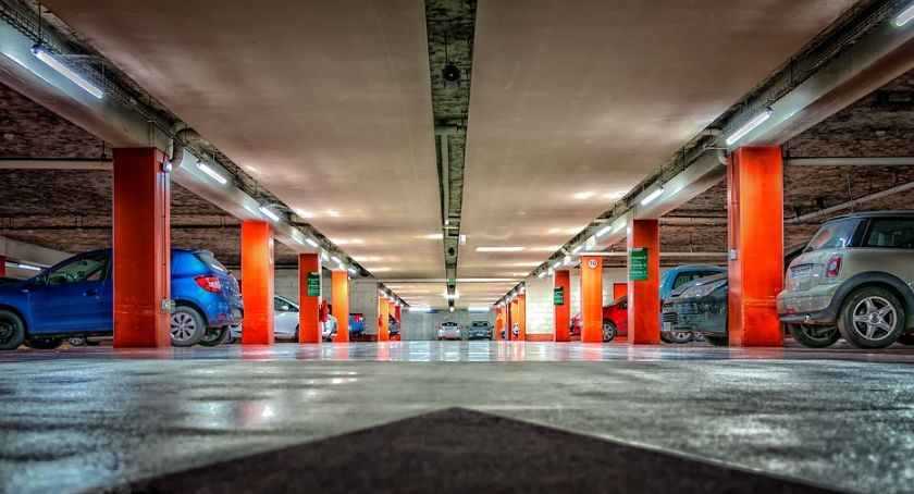 Znowu są opóźnienia w budowie parkingów podziemnych w Warszawie