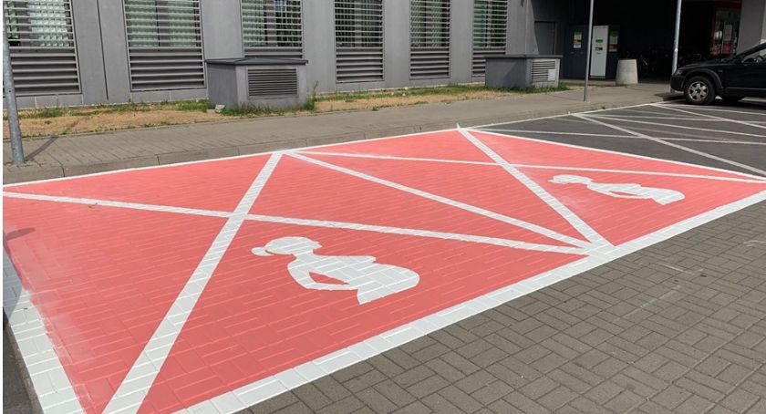 Pierwsze w Warszawie miejsca parkingowe dla przyszłych mam