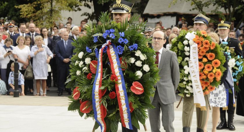 Ceremonia przy pomniku AK [ZDJĘCIA] 