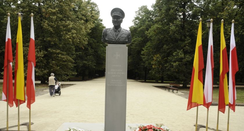 Odsłonięto pomnik generała Zbigniewa Ścibor-Rylskiego