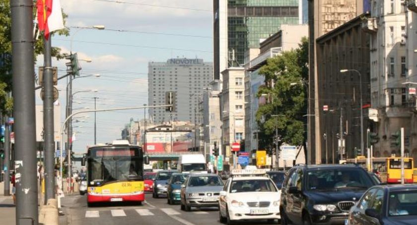 Długi weekend: zmiany w komunikacji