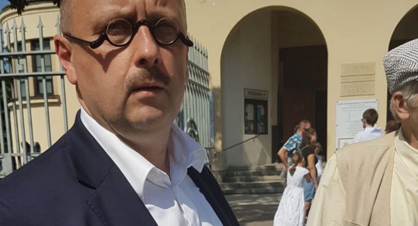 Mecenas Stefan Hambura zbierał podpisy w imieniu Bezpartyjnych i Samorządowców
