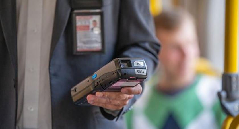 Kupił bilet za pomocą aplikacji; kontroler stwierdził, że jest nieważny