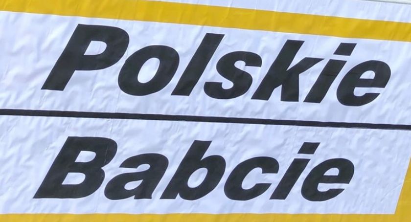 Facebook: Polskie Babcie idą na wybory po lepsze jutro. Oddaj babci dowód!