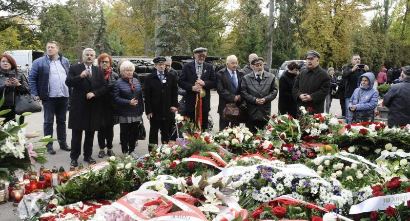 Pogrzeb Kornela Morawieckiego na Powązkach [ZDJĘCIA]