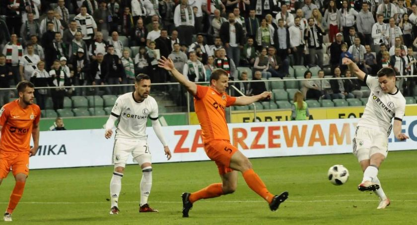W niedzielę szlagierowe starcie przy Łazienkowskiej