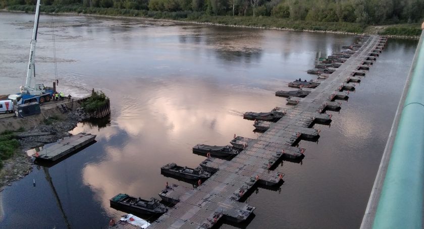 Most pontonowy na Wiśle został zdemontowany przez wojsko