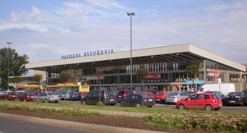 Na Dworcu Wschodnim pojawiły się platformy, ale czegoś jeszcze brakuje