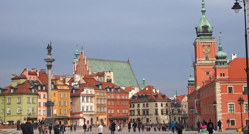 Strażnicy miejscy kontrolują jakość powietrza w Warszawie