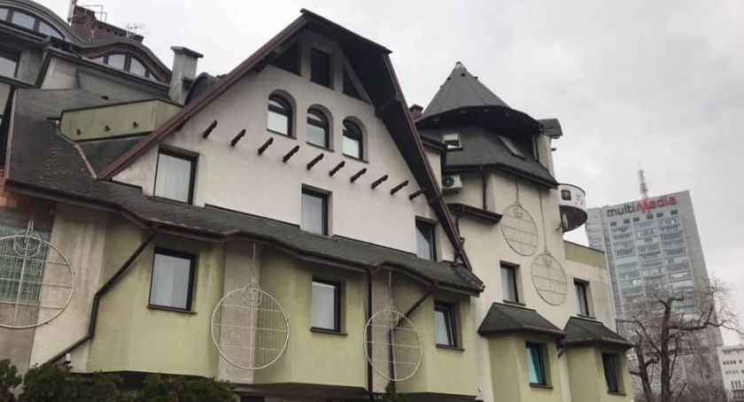 Zaczęła się rozbiórka Czarnego Kota