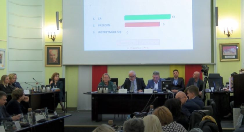 Burmistrz rezygnuje ze stanowiska a rada się nie zgadza!?