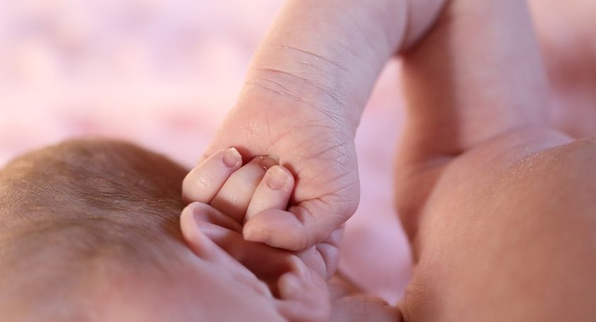 Płońsk: w sortowni śmieci znaleziono zwłoki noworodka