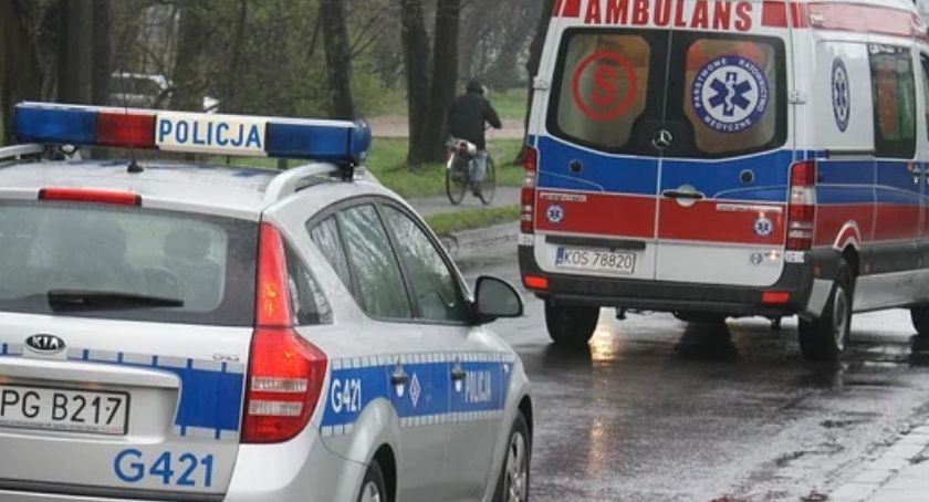Na wiadukcie nad autostradą A2 zderzyły się samochody. Jedna osoba nie żyje