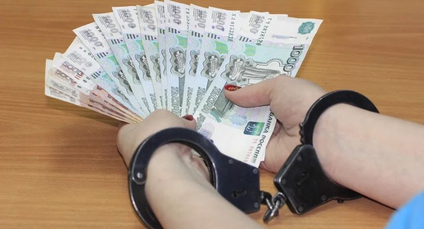 Obywatel z Ukrainy zatrzymany pod wpływem próbował wręczyć łapówkę