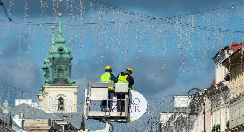 Żegnaj Zimo: demontaż świątecznych iluminacji