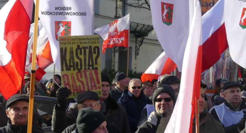 Kasta? Basta! [fotoreportaż]