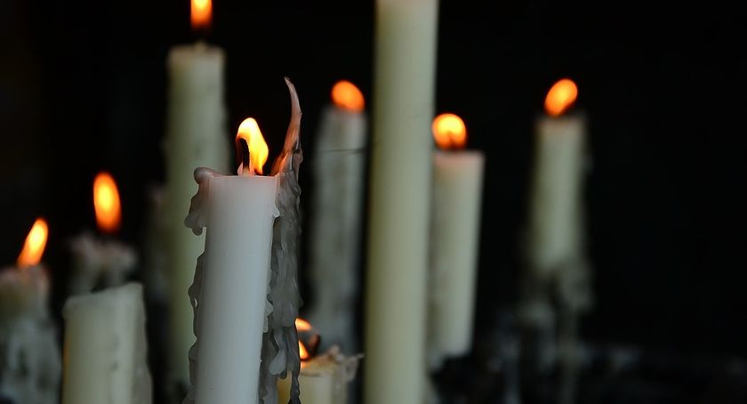 Ratusz nie zatrudni świeckich mistrzów ceremonii pogrzebowych
