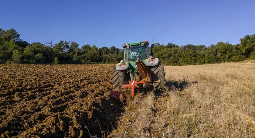 Ukradł ciągnik wart 70 tys., nie pomyślał jednak o nadajniku GPS