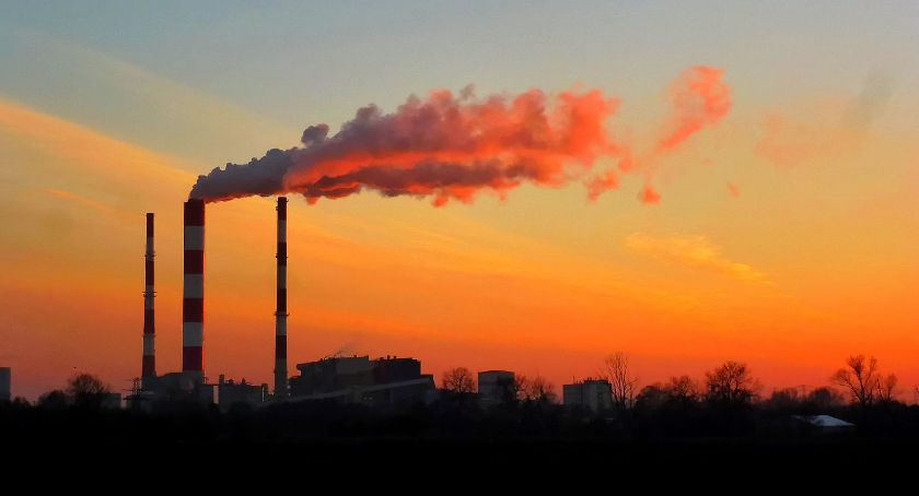 Potężny pożar w największej elektrociepłowni w Polsce