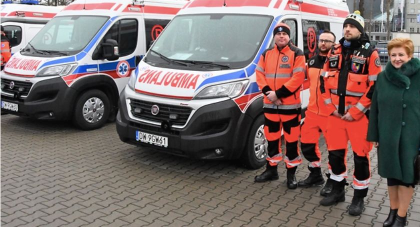 Nowe ambulanse trafiły do warszawskiego „Meditransu”