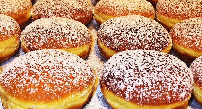 Dzisiaj Tłusty Czwartek! W cukierniach są duże kolejki