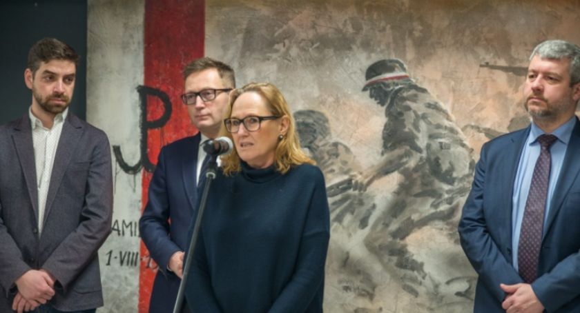 Jak uratować pamiątki po powstańcach warszawskich przez zniszczeniem?