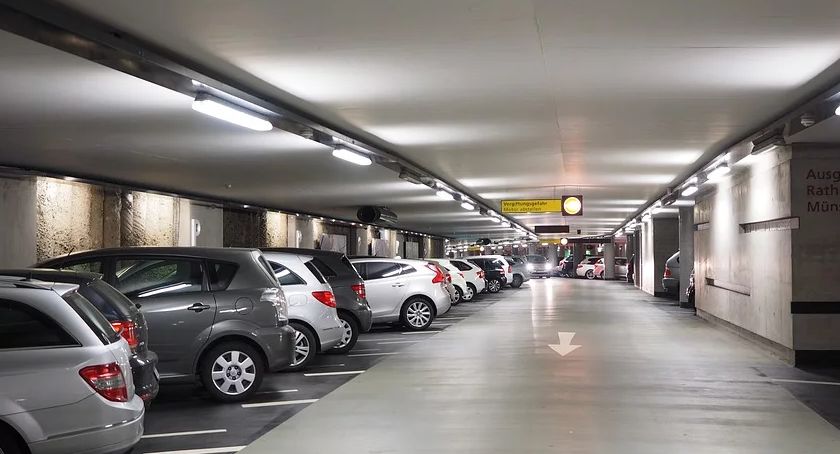 Pod pl. Powstańców Warszawskich powstanie parking