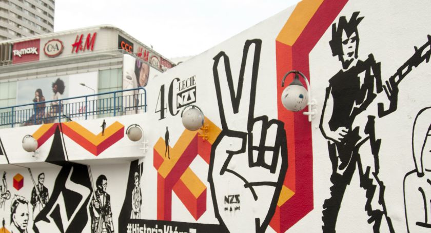 Ciekawy mural na warszawskiej 