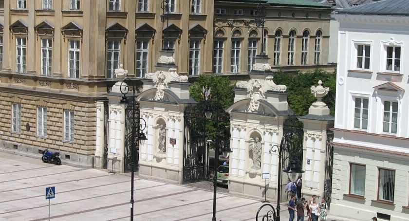 Uniwersytet Warszawski zawiesza zajęcia dla studentów!!!