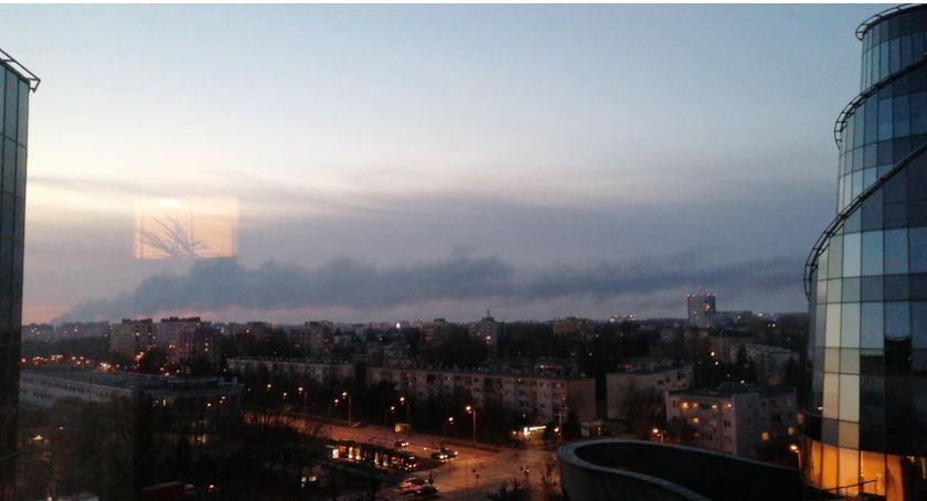 Potężny pożar w Warszawie. Dym zakrywa niebo