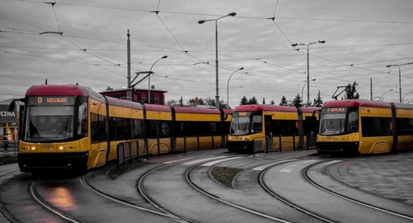 Fala zatrzymań w Warszawie: za dużo pasażerów w tramwajach