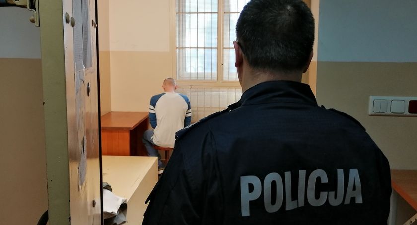 17 latek znęcał się nad rodziną i odkręcił kurki z gazem