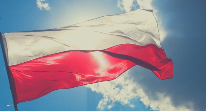 Obchody Dnia Flagi skromne, ale znaczące. 