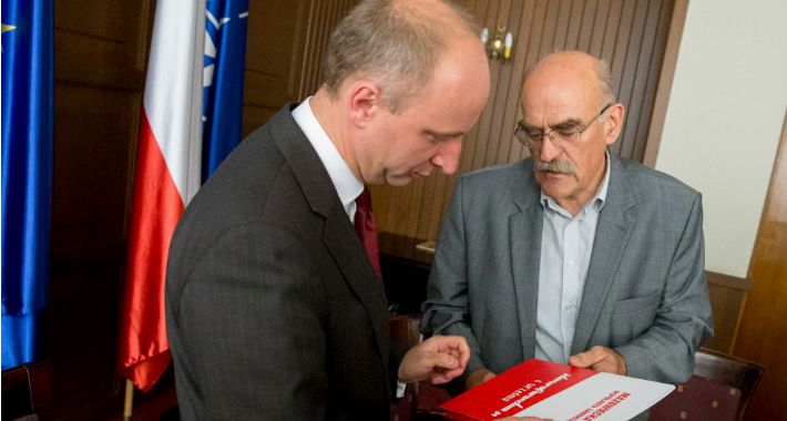Referendum to akt szacunku dla obywatela - wywiad z Konradem Rytlem
