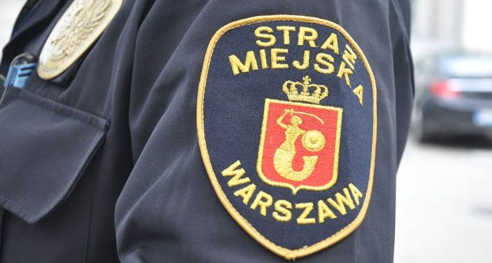 Straż miejska kontroluje otoczenie szkół