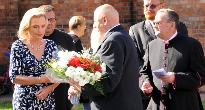 Anna Maria Anders na obchodach 