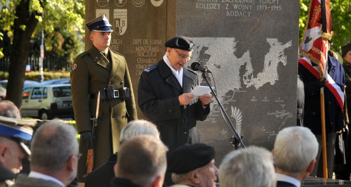 Święto I. Polskiej Dywizji Pancernej [ZDJĘCIA]