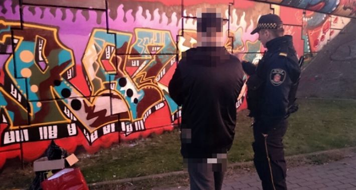 Malowali graffiti na Trasie Siekierkowskiej. Zostali ujęci przez strażników
