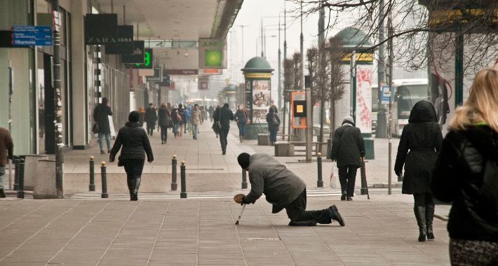 Chodnik dla chodzących szybko po Warszawie?