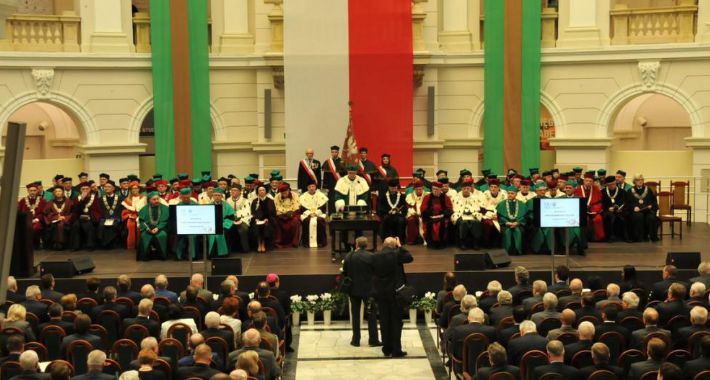Niż akademicki trwa. Najpopularniejsze nadal uniwersytety