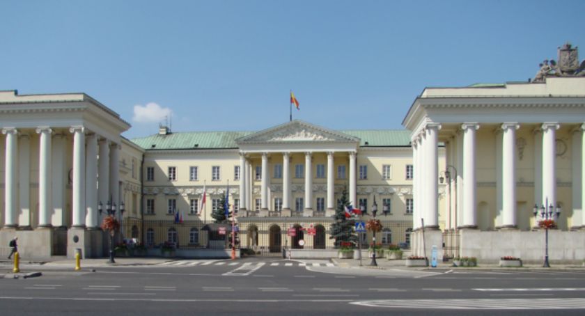 W Warszawie przybędzie 300 urzędników
