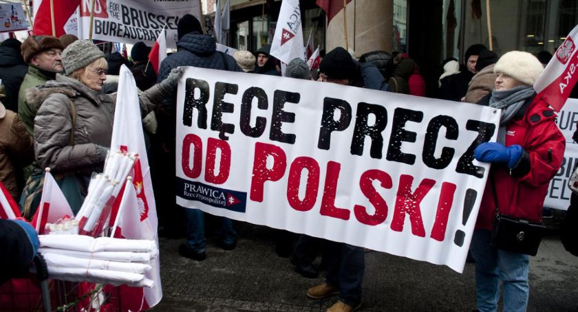 Protest przeciwko ingerencji UE w wewnętrzne sprawy Polski [FOTO]